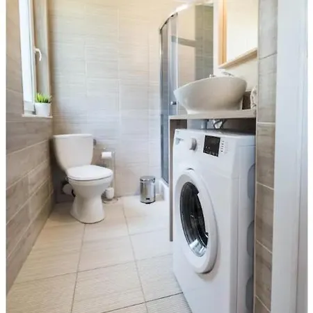 Hello Broniewskiego Hawajski 400 M Do Plazy Apartment